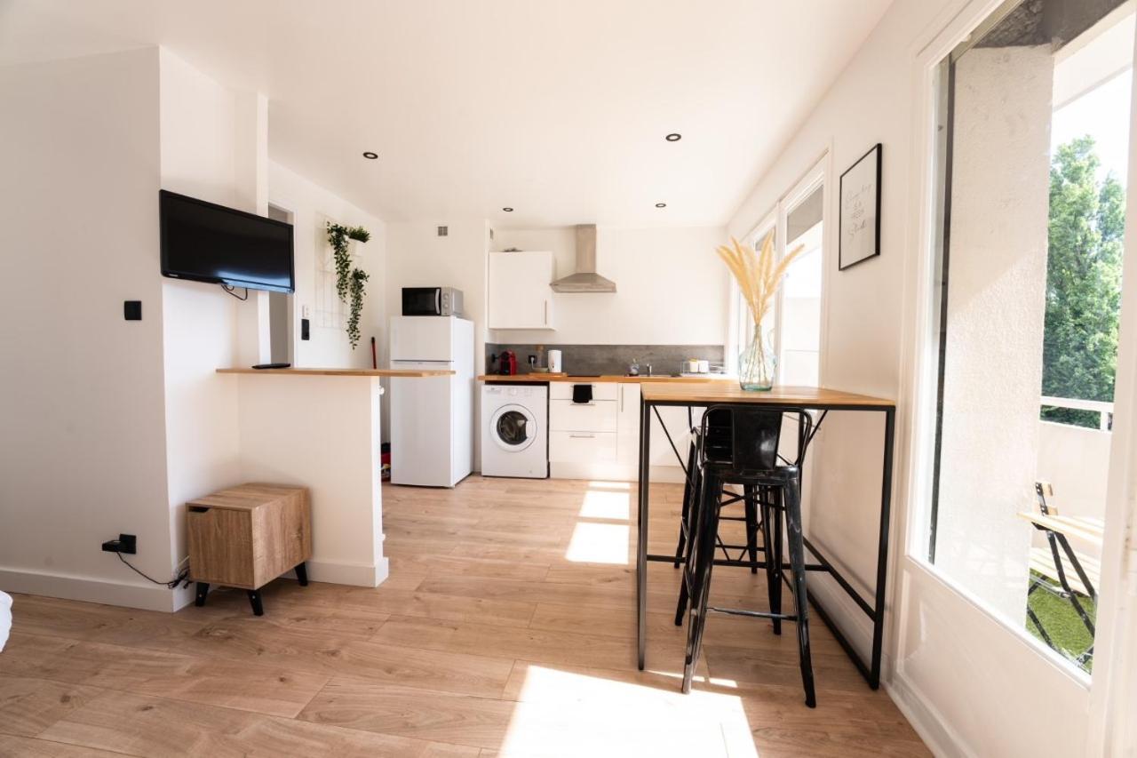 Appartement Studio moderne refait à neuf avec balcon à Valence  Extérieur photo